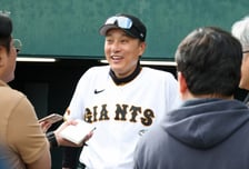 [포토] 이승엽 코치, 인터뷰하며 함지박 미소