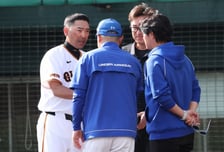 [포토] 박진만 감독, 경기 후 요미우리에 감사 인사