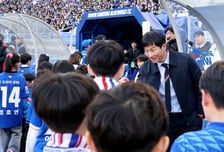 [한번에쓱]이정효 감독 수원삼성 데뷔전, 호랑이 감독도 아이들에겐 무장해제