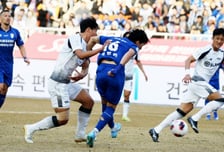 [포토]동점골 터트리는 박현빈