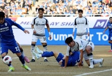 [포토]'골문앞에서 드리블하는 강성진