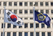 중국회사에 기술 유출 공모…대법 "공범 간 자료 전달도 별도 범죄"