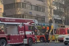 서초역 인근 7층 건물 화재, 1시간 만에 완진…60대 1명 치료 중