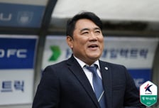 친정 돌아온 '레전드'...김현석 감독 체제 울산, K리그 개막전 강원 3-1 제압