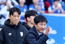 [포토]'선수들에 소리치는' 이정효 감독