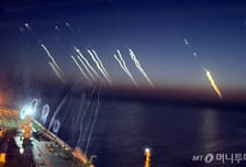 국제유가 뇌관 건드는 이란군…"호르무즈 해협 통항 금지 통보"