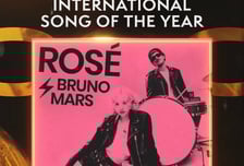 로제, 'APT.' 신화는 계속된다...브릿 어워드 '올해의 인터내셔널 송' 수상!