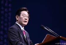 李대통령, 취임 후 첫 3·1절에 '평화' 24차례 외쳐…"북측과 대화 재개 노력 지속"