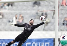 '28년 만에' K리그 외국인 골키퍼 데뷔전→'호러쇼' 치명적 미스... 신생팀 역사적 첫 승리 날렸다