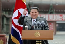 北 김정은, 당대회 후 첫 공식 행보…시멘트공장서 "특별한 감사"