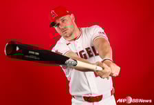 'ML 404홈런→유리몸 된 전설' 왼 무릎 이상무! 반등 꿈꾸는 LAA 트라웃 "연료는 충분하다" 자신감