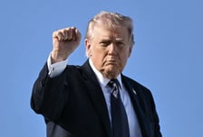 "역사 바꾼 대통령" 트럼프 승부수…유가·경제 흔들리면 자충수