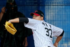 [포토] 이지강 '묵직한 불펜 피칭'