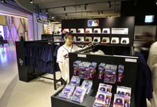 유니폼 입고 WBC 응원하자…롯데백화점, '파나틱스 팝업스토어'