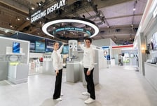 삼성D, MWC서 사생활 보호 OLED 전면에…'미니 펫봇' 첫 공개