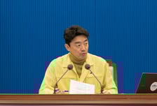 강훈식 비서실장, 중동 사태 관계부처에 "비상대응 유지" 지시