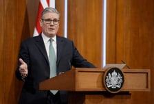 영국 총리 "공중에서 이뤄진 정권교체 지지 안해"…미-영 정면 충돌