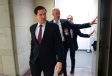 이란 때린 美 "가장 강력한 공격은 아직", 중동체류 자국민에 "당장 떠나라"