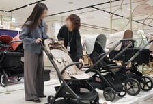 신세계백화점, '유모차 페어'…출산율 반등에 할인 마련