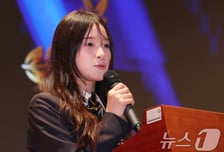 밀라노 빛낸 두 소녀…최가온·신지아, 모교서 '특별 장학금' 1000만원