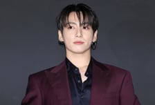 검찰, 'BTS 정국 스토킹 혐의' 브라질 여성 구속기소