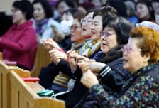 "국자 대신 연필" 87세도 여고생 됐다...늦깎이 입학 '두근두근'