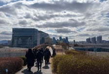 "세계 최대 옥상정원 산책"…세종청사, 옥상정원 14일 봄맞이 개방