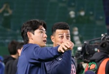 [포토]'위트컴, 도쿄돔은 처음이지'이정후'