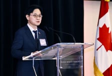 김정관 산업장관, 60조 규모 캐나다 잠수함 수주지원 위해 출국