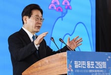李대통령, 인권변호사 시절 산재보상 도운 필리핀 노동자 깜짝 재회