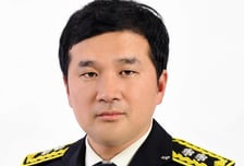 화재 진압 중 쓰러진 고 성치인 소방령 1계급 특진·훈장 추서