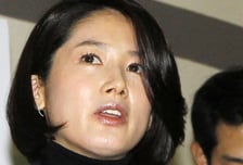 54세 심은하, 늘어진 티셔츠 입고 미소...남편 지상욱과 근접 셀피