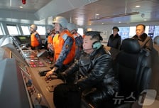 北김정은, '최현호' 전략순항미사일 발사 참관…"방위능력 구축"