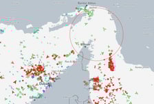 "미국 호위? 그래도 무서워"…발 묶인 선박 3000척, 원자재값 요동