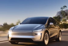 "독일차 비켜" 테슬라의 공습…양강구도 깨고 2월 판매 1위 등극