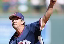 "왜 커쇼가 美 대표팀에 있나" 은퇴 선언 첫 등판, 대형 홈런→⅔이닝 2실점 '충격'... 의문이 반문 됐다