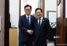 "당 결정대로"...정청래 만난 송영길, '계양을' 교통정리 없었다