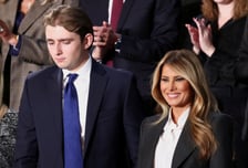 "키 너무 커서 입대 불가?"…배런 트럼프 '군 복무 불가설' 확산