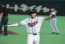 [포토]'1회말 첫 비행기세리머니' 이정후