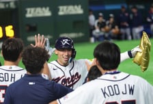 [한번에쓱]메이저리거 자존심을 지켰다! '3회말 달아나는 솔로포' 위트컴