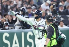 [포토]'3회말 달아나는 솔로포' 위트컴