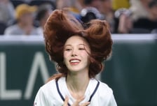 [한번에쓱]'나 뿔나게 하지마요!' WBC체코전 승요가 된 웬디