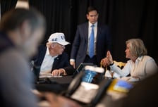 "백악관, 휘발유값 대책 강구"…이란전쟁 '물가 충격'에 화들짝