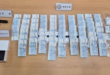 여성들에 '수표 60억' 든 지갑 보여주며 재력 과시..."가짜" 딱 걸렸다