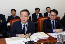 정부 "2월 물가, 안정목표 수준…먹거리·석유 가격안정에 총력"