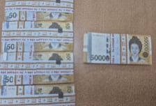 쓰레기봉투에 5만원권 '돈다발', 2500만원 주운 60대...주인 안 나타나면?