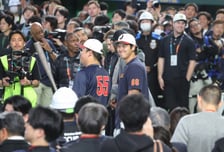 [포토]'그라운드에 오타니가 나타났다!'