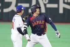 [한번에쓱]그윽한 눈빛 '1회초  초구를 2루타 만든'일본 리드오프 오타니