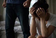 여성 폭력 피해 10건 중 6건, 배우자·연인 등 가까운 관계서 발생