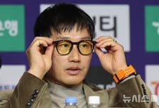 '작심 발언' 이정효 감독, 황보관 파주 단장 향해 쓴소리....'원정 라커룸 열악' 환경에 "행정 하셨던 분인데, 배려 있었으면"